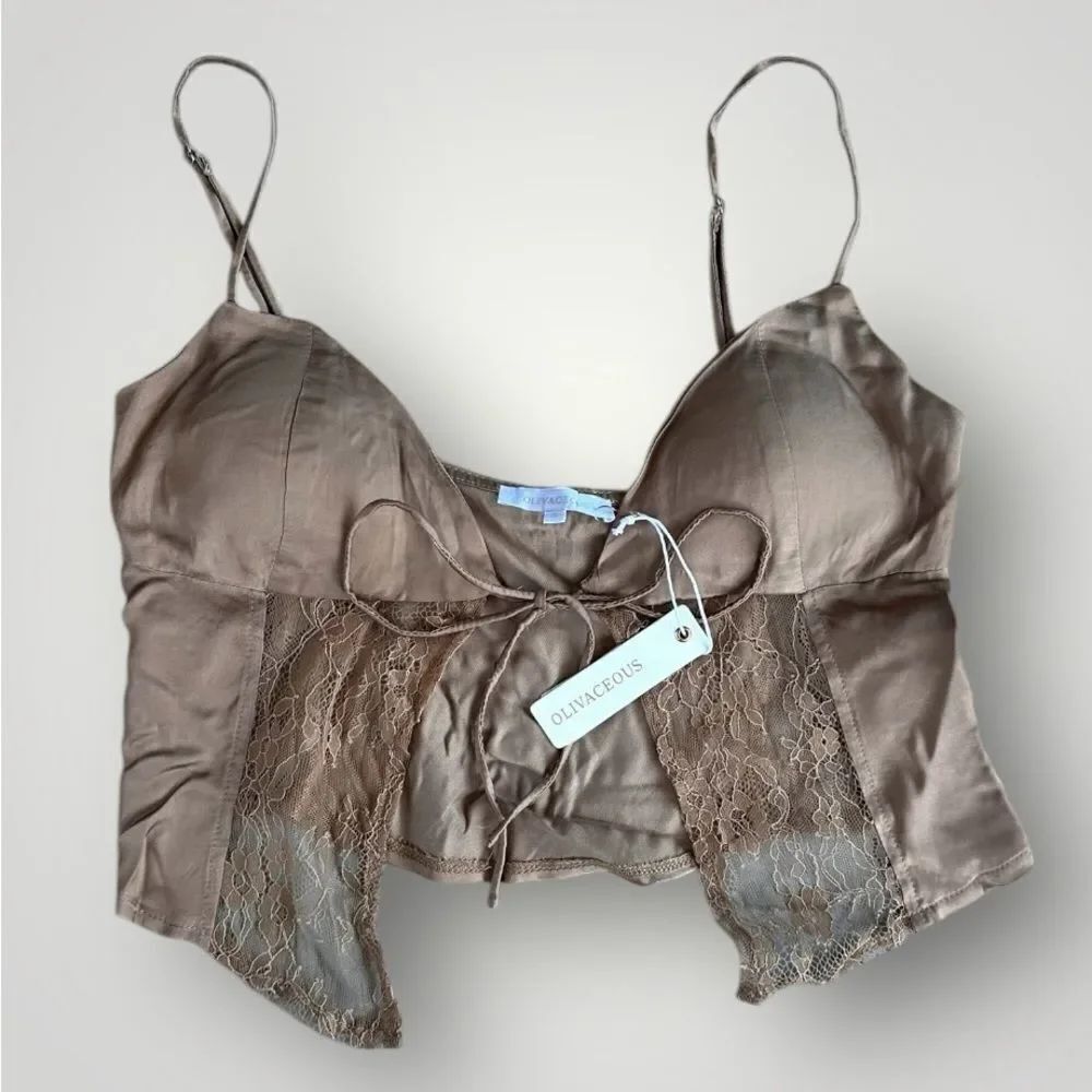 🎉5 for $45 🎉 NWT Olivaceous Satin Lace Top Front Tie Crop Women Size S Beige